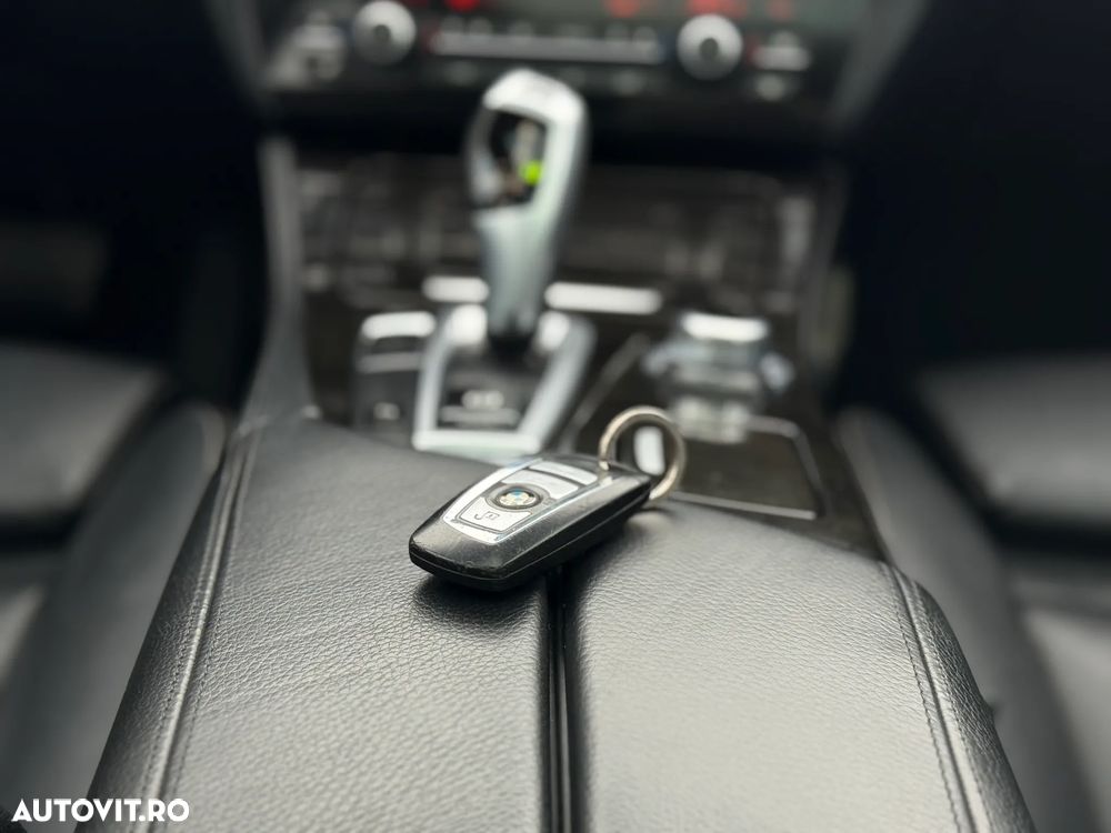 BMW Seria 5 518d Aut. Luxury Line - 16