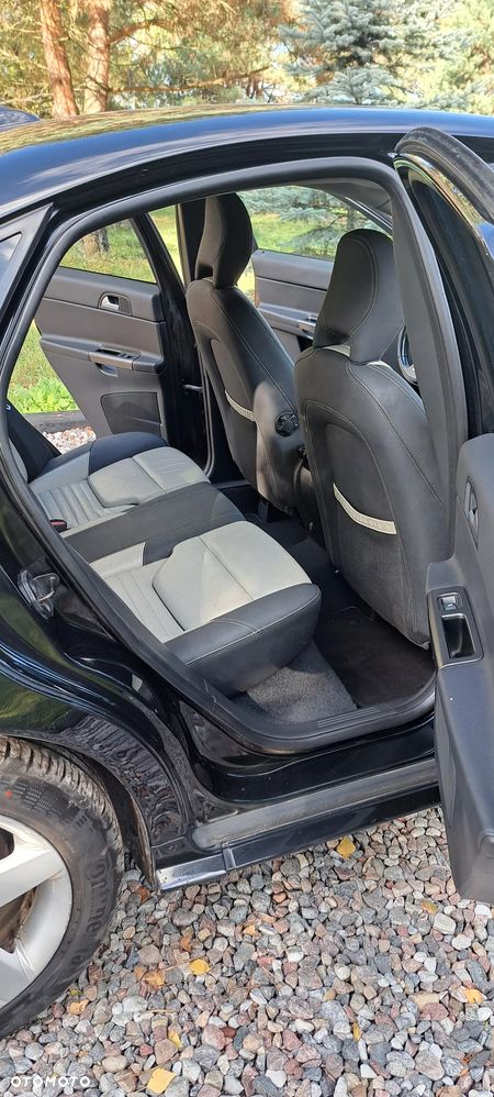 Volvo S40 D2 DRIVe R-Design - 8