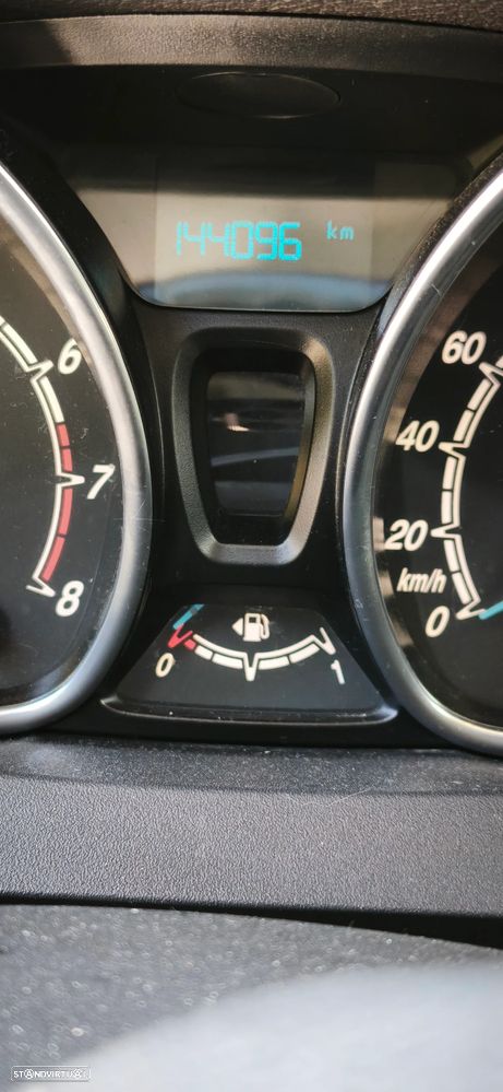 Ford Tourneo Courier 1.0 EcoBoost Titanium - 4