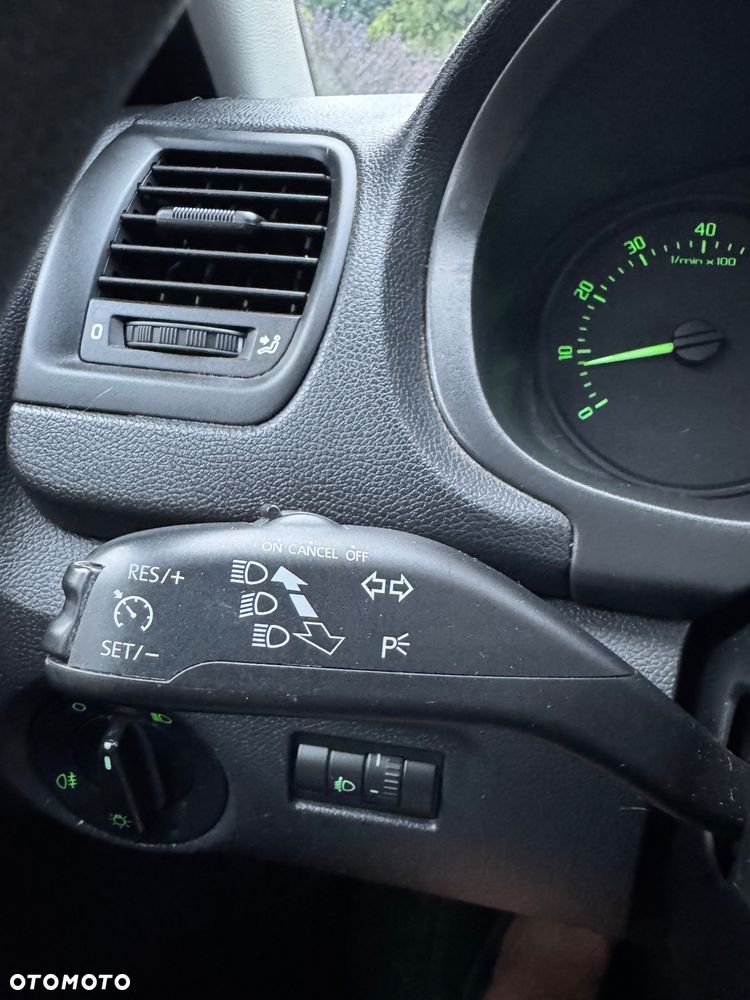 Skoda Roomster 1.4 16V Comfort - 26