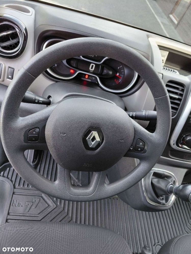 Renault TRAFIC - 12