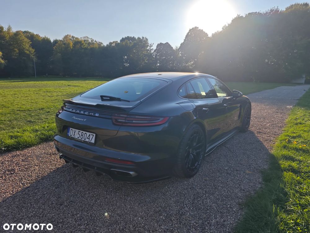 Porsche Panamera 4 E-Hybrid - 6