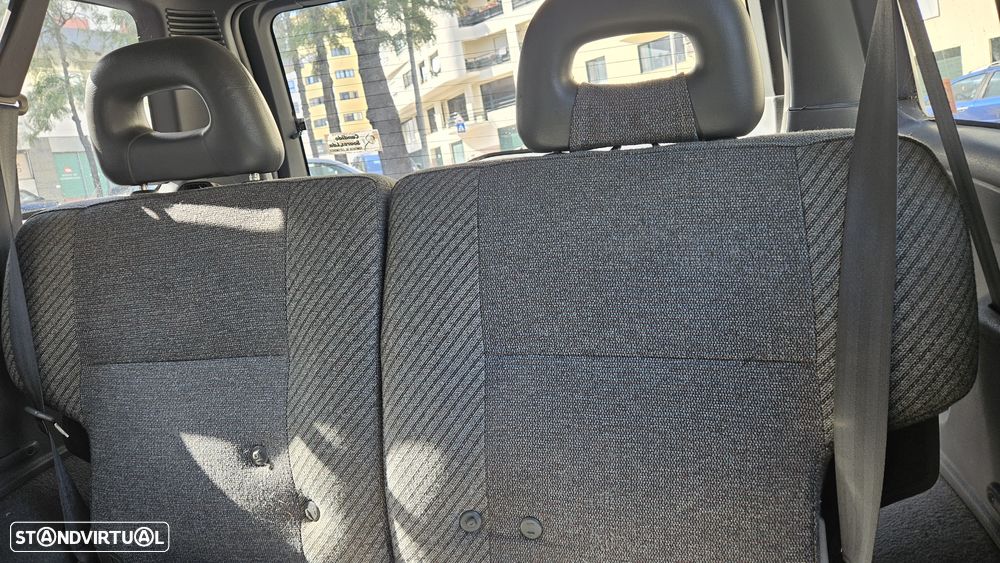 Nissan Terrano II 2.7 SGX - 13