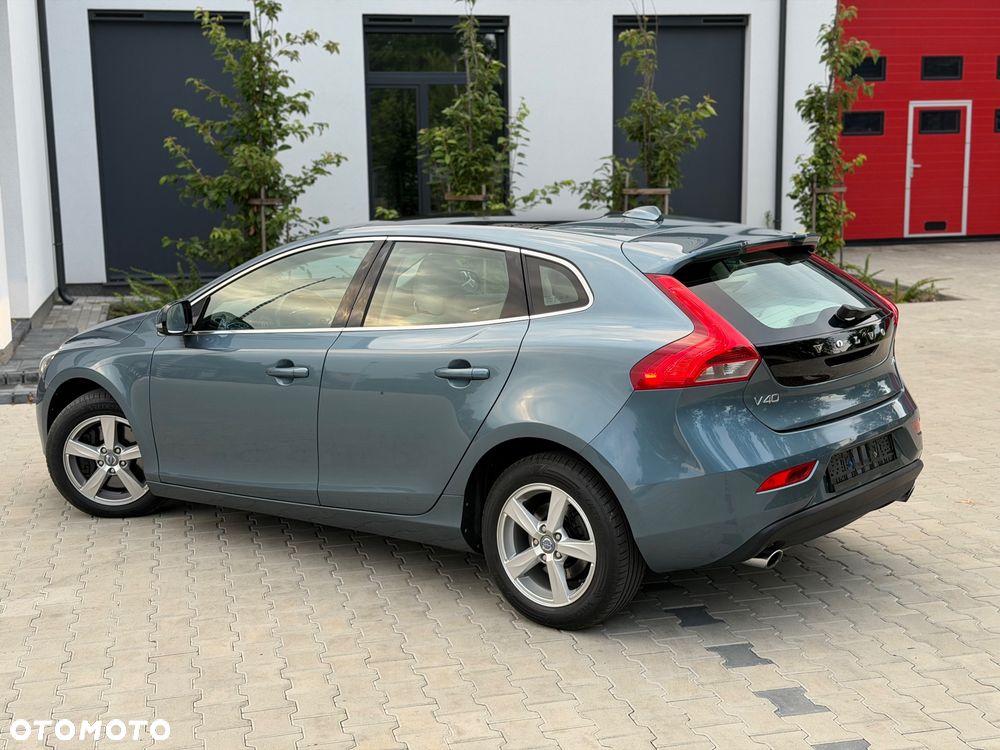 Volvo V40 T5 Geartronic Summum - 17