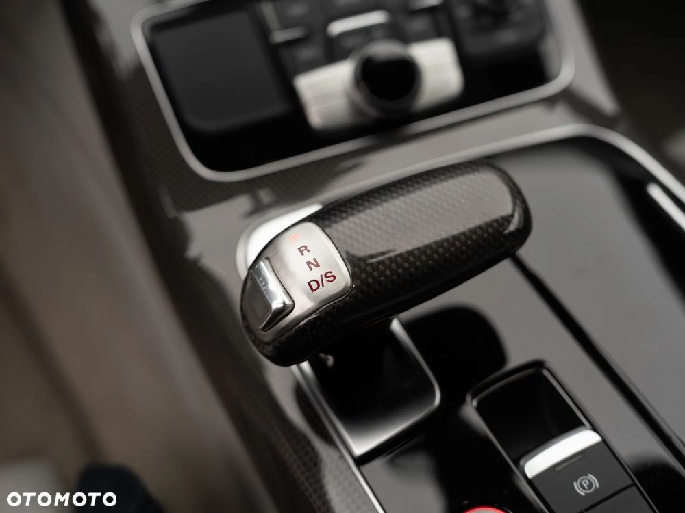 Audi S8 Plus - 13