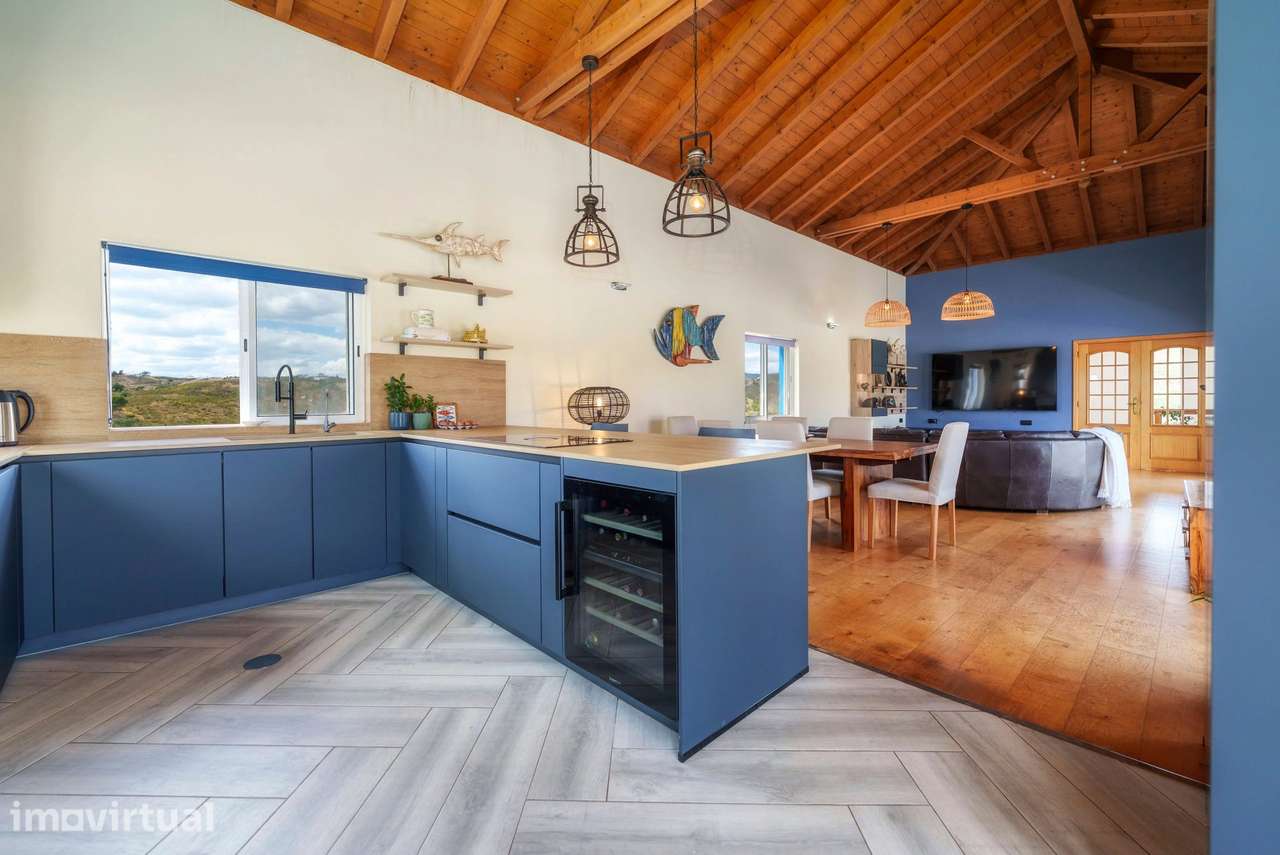 Vila de campo renovada com 5 quartos, piscina, vistas panorâmicas, 2 h - Grande imagem: 4/60