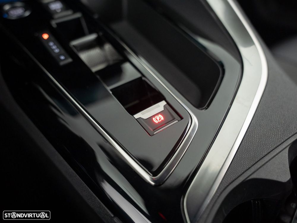 Peugeot 3008 1.6 Hybrid Allure e-EAT8 - 26