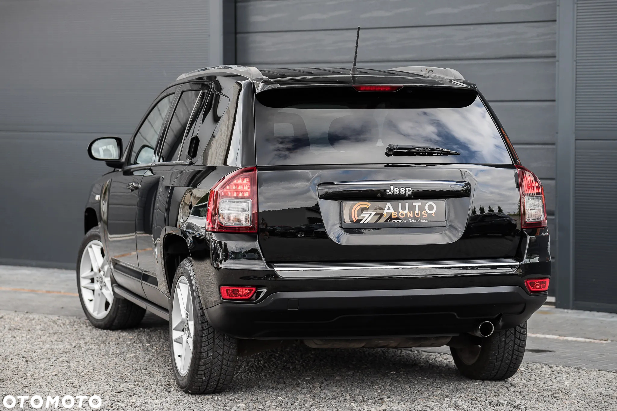 Jeep Compass - 10