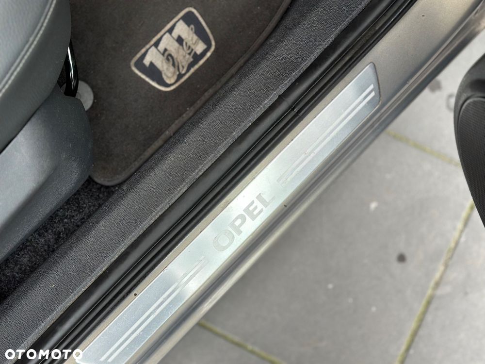 Opel Corsa 1.4 16V Edition 111 Jahre - 11