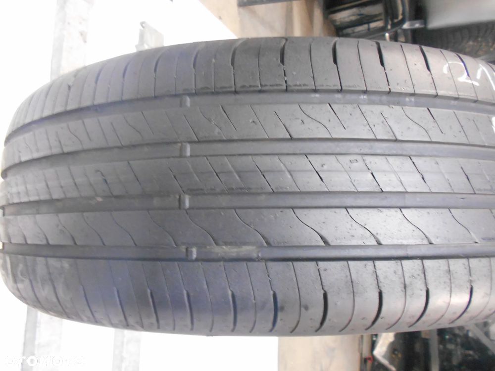OPONY  215/55R17 GOODYEAR EFFICIENT GRIP PERFORMANCE 2 DOT 4721 7.3MM - 4
