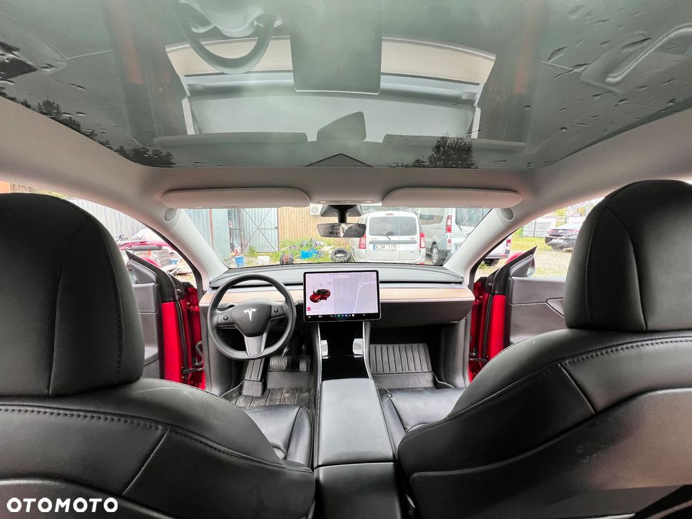 Tesla Model Y Long Range Dual Motor AWD - 12