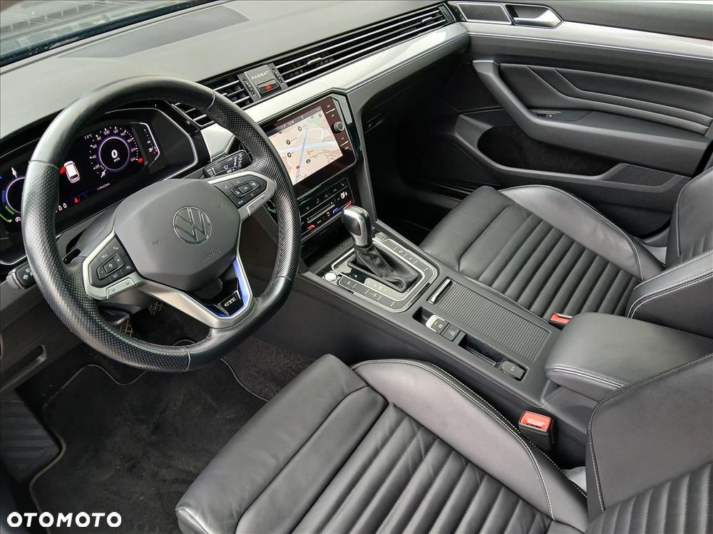 Volkswagen Passat - 9