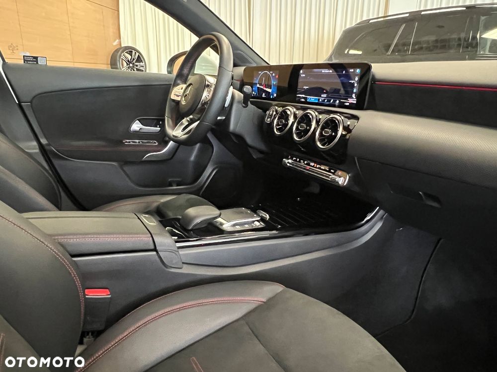 Mercedes-Benz Klasa A 200 AMG Line 7G-DCT - 9