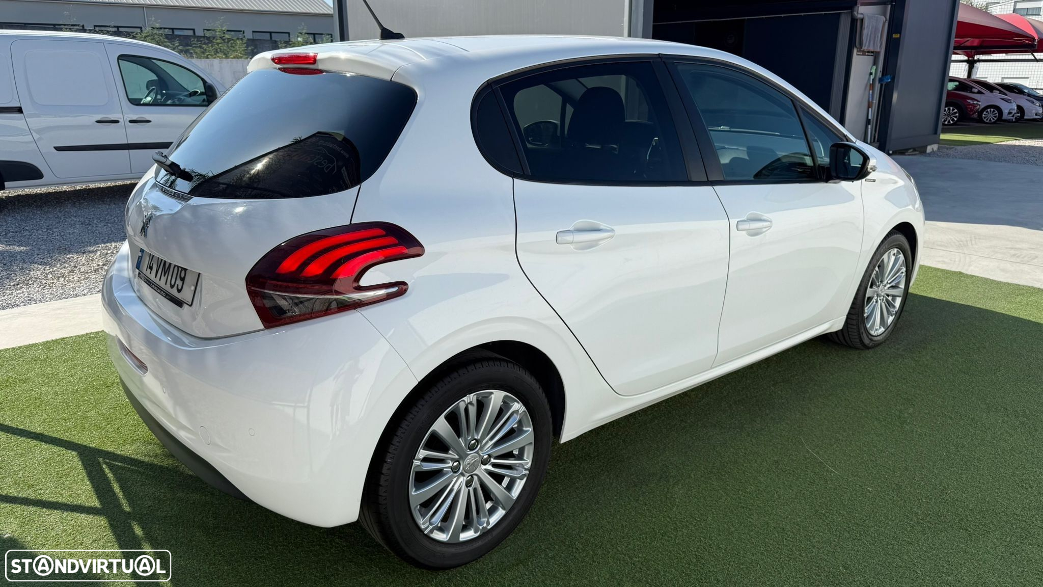 Peugeot 208 1.2 PureTech Signature - 5