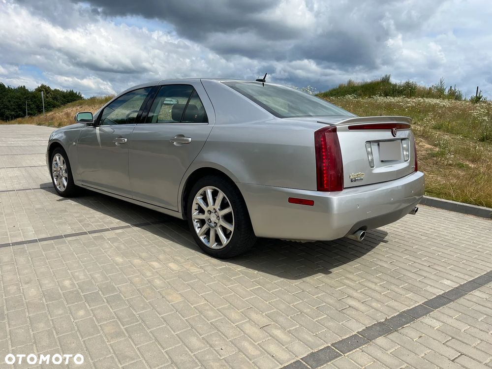Cadillac STS - 3