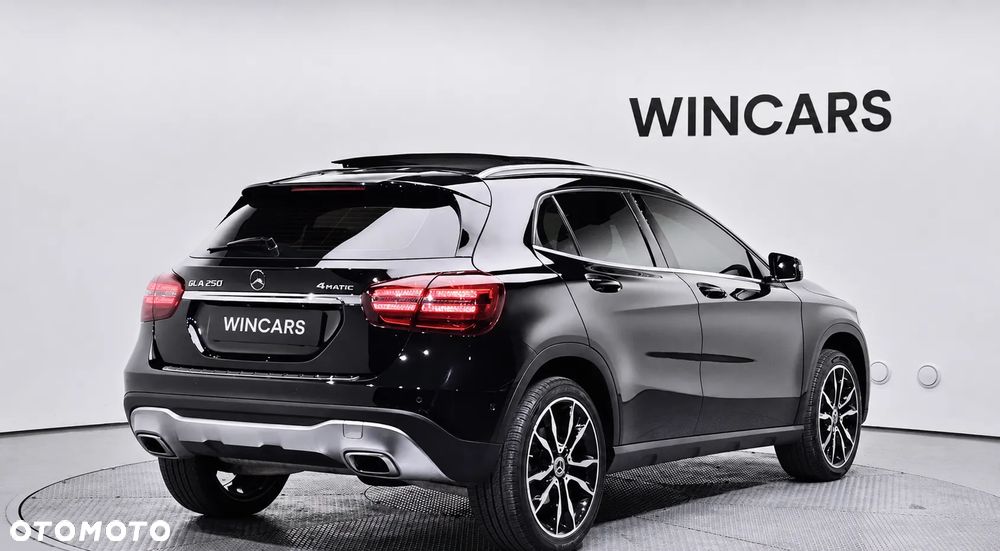Mercedes-Benz GLA 250 7G-DCT - 4
