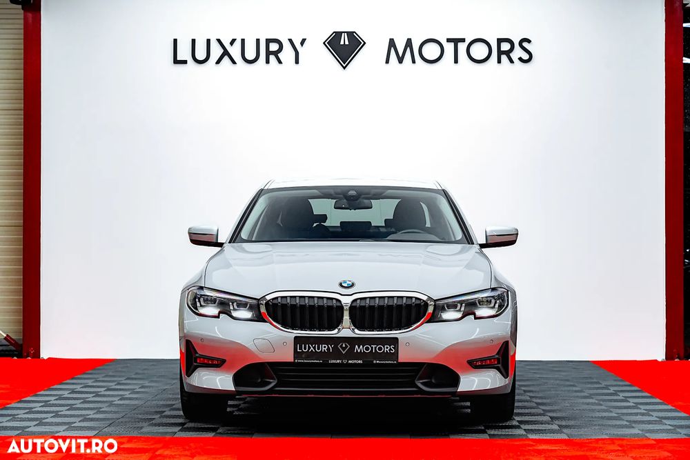 BMW Seria 3 318i Aut. Luxury Line - 19