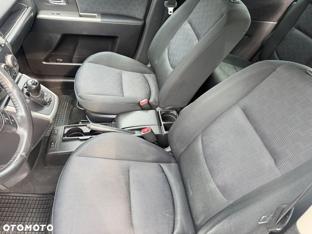 Mazda 5 2.0 Exclusive + - 29