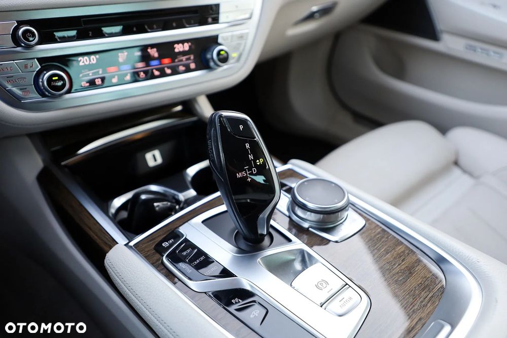 BMW Seria 7 730d xDrive - 14