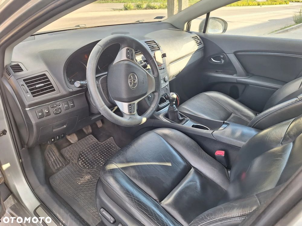 Toyota Avensis 2.0 Prestige - 8