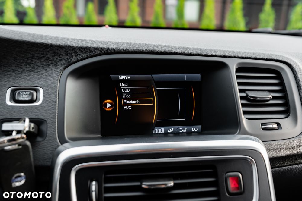 Volvo V60 T6 AWD R-Design - 30