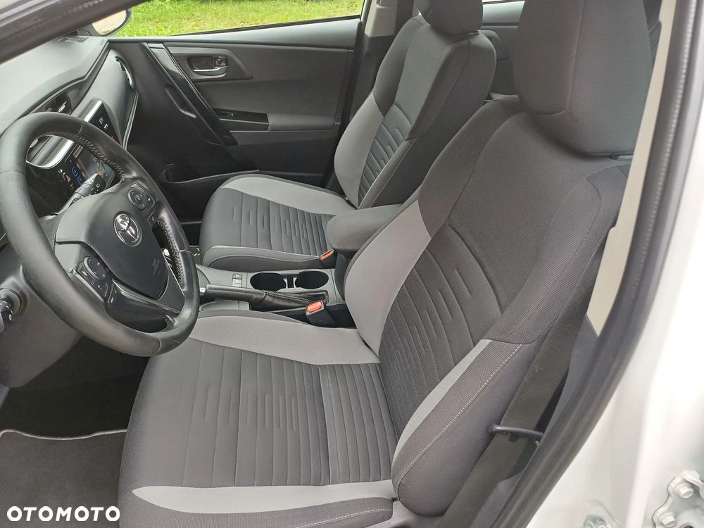 Toyota Auris Hybrid 135 Premium - 19