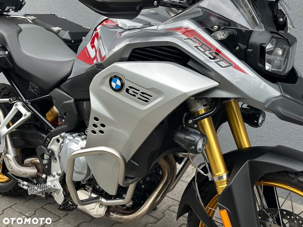 BMW F - 13