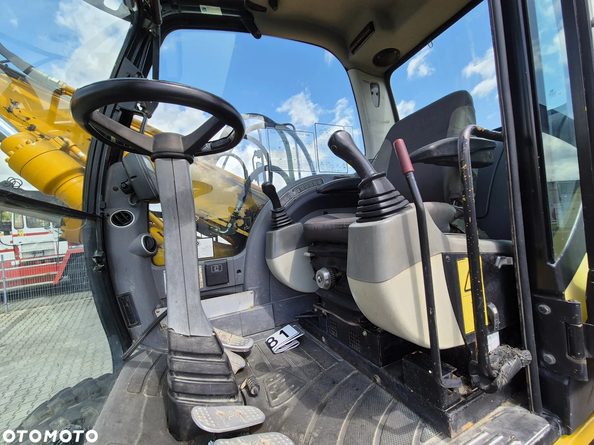 JCB JS175 W / 1 WŁ / W PEŁNI SPRAWNA / KABINA / ODNOWIONA / SERWISOWANA / 4X4 / SILNIK ISUZU / 2 ŁYZKI W ZESTAWIE! - 27