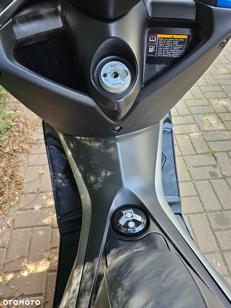 Yamaha NMAX - 7