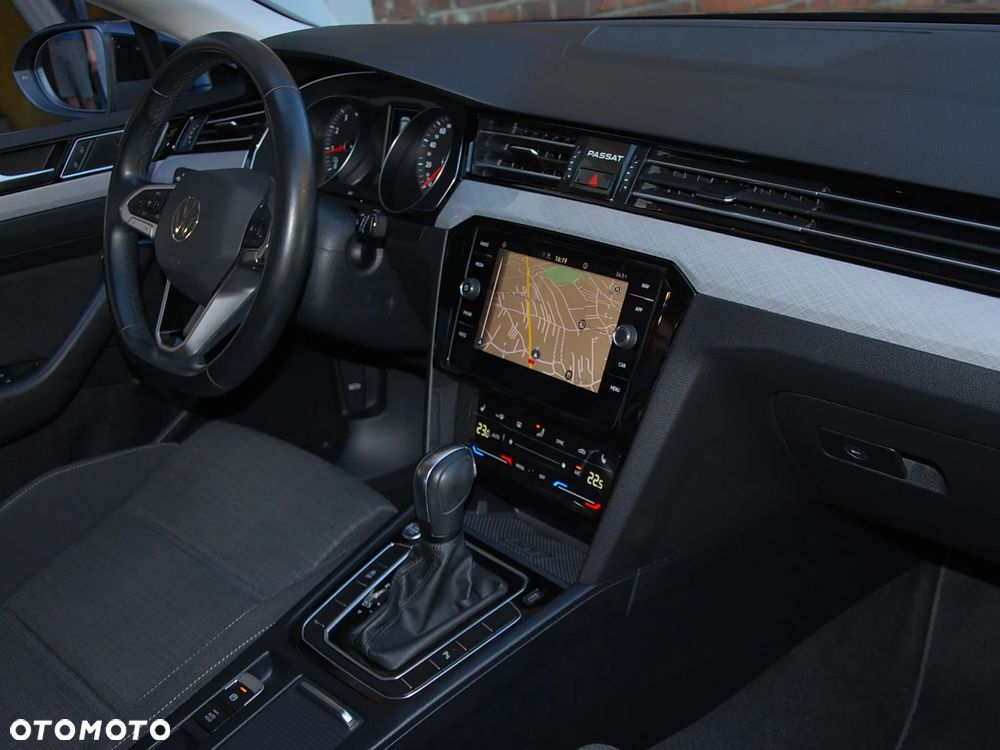 Volkswagen Passat - 15