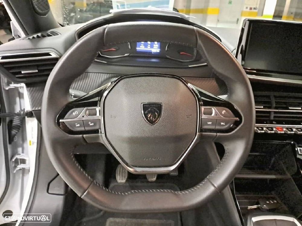 Peugeot 2008 1.2 Style - 12