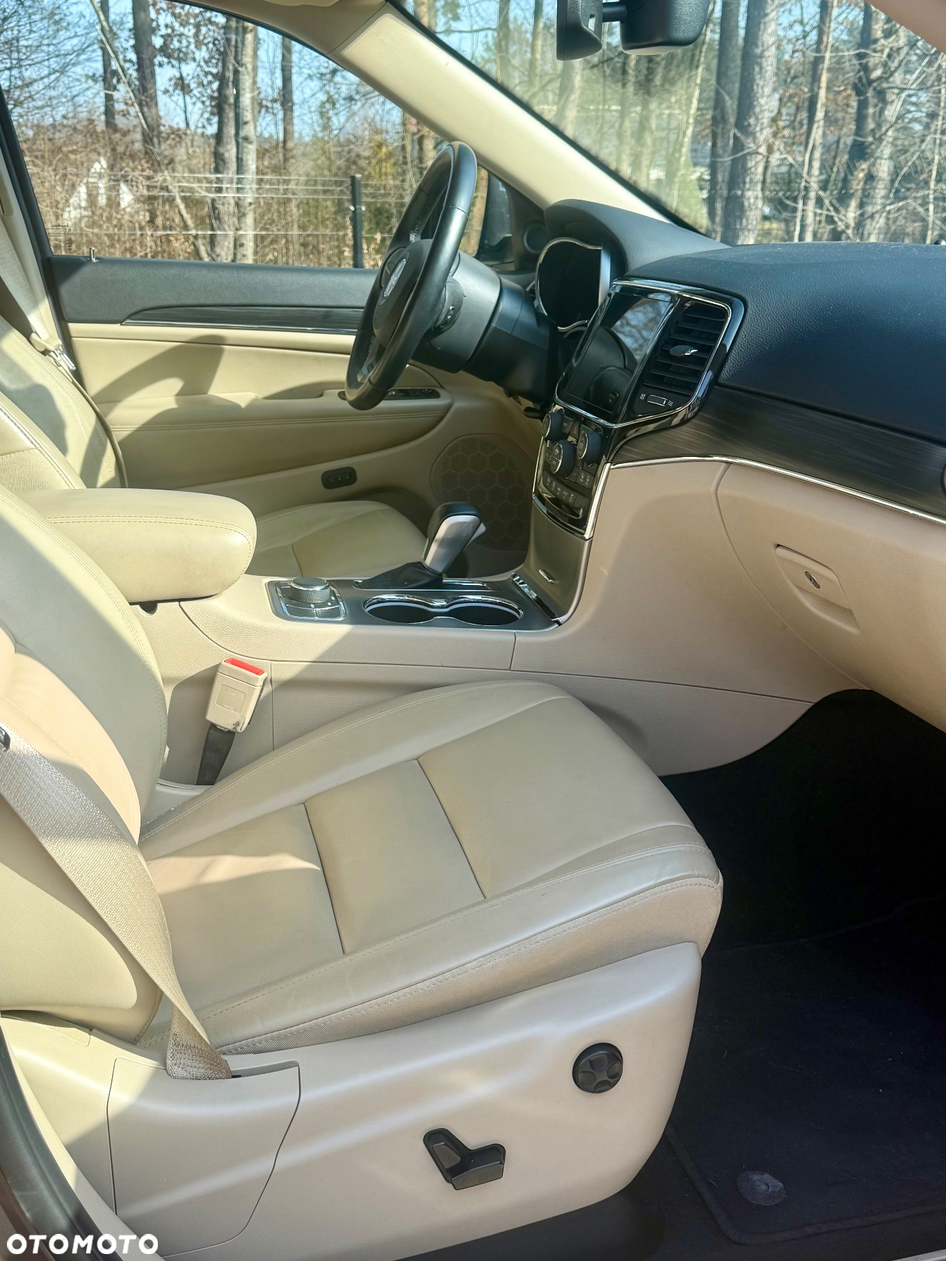 Jeep Grand Cherokee - 27