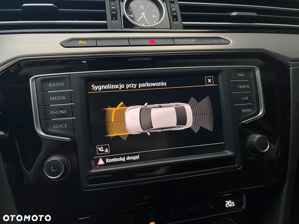Volkswagen Passat 2.0 TDI BMT Comfortline - 28