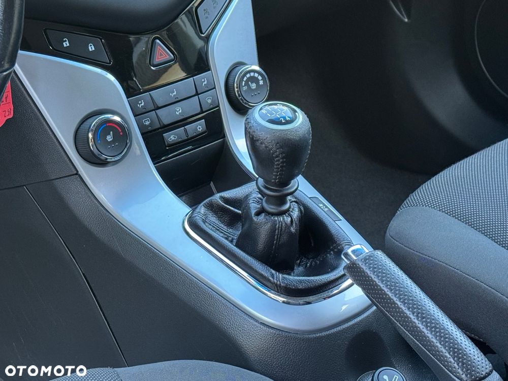 Chevrolet Cruze 1.8 LTZ - 30