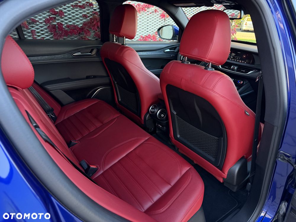 Alfa Romeo Stelvio - 17
