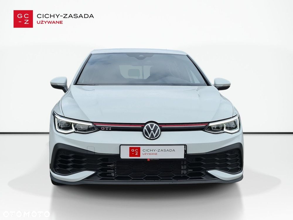 Volkswagen Golf - 8