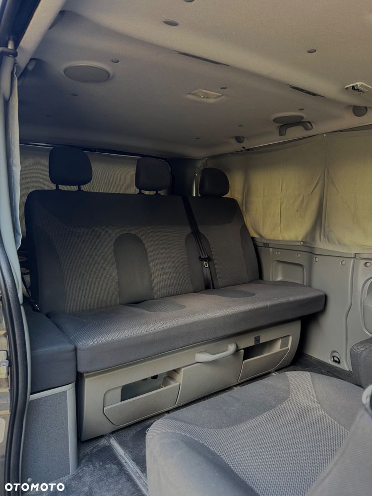 Opel Vivaro - 8