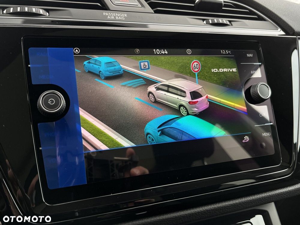 Volkswagen Touran - 38