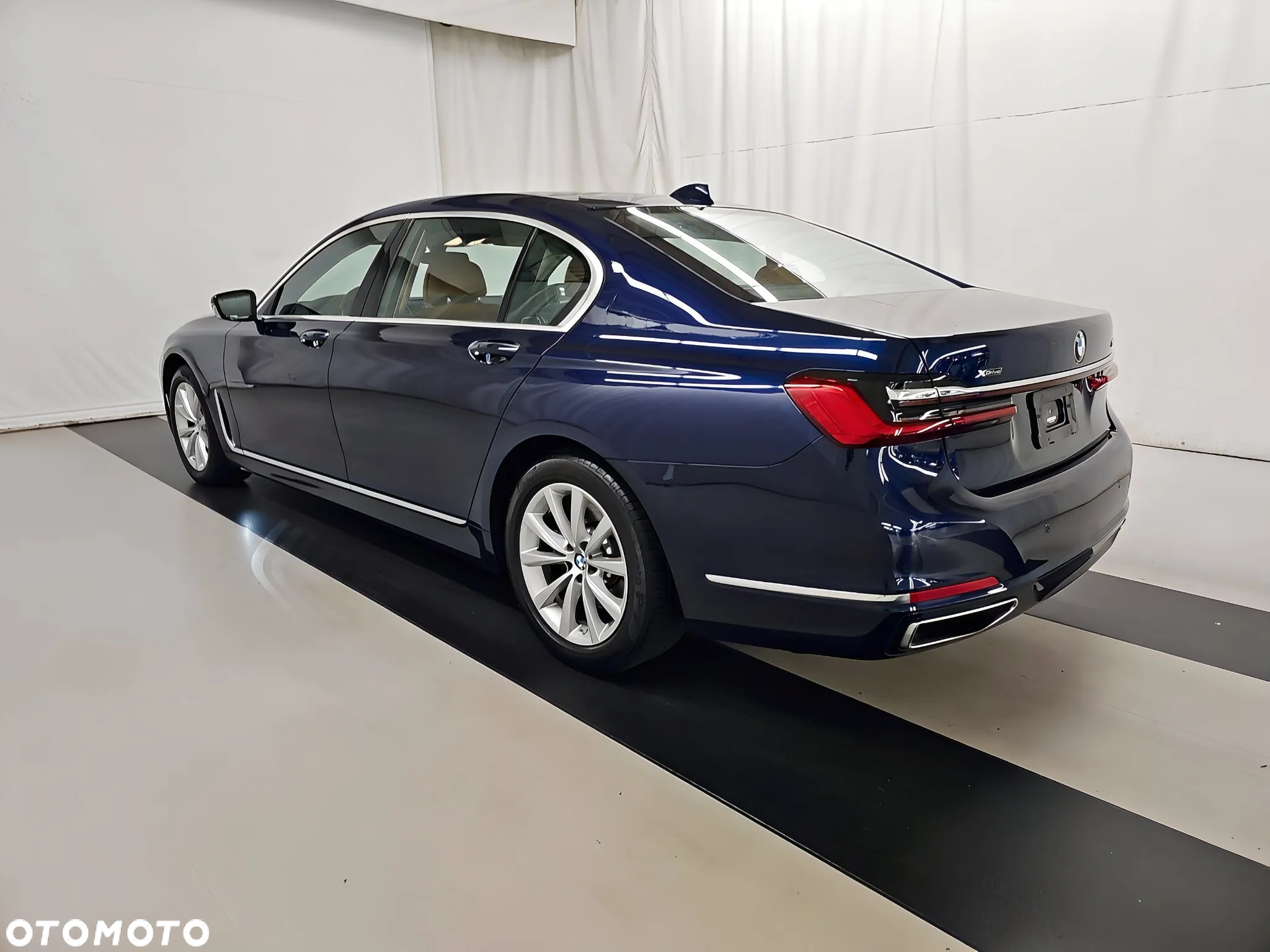 BMW Seria 7 740i sport - 4