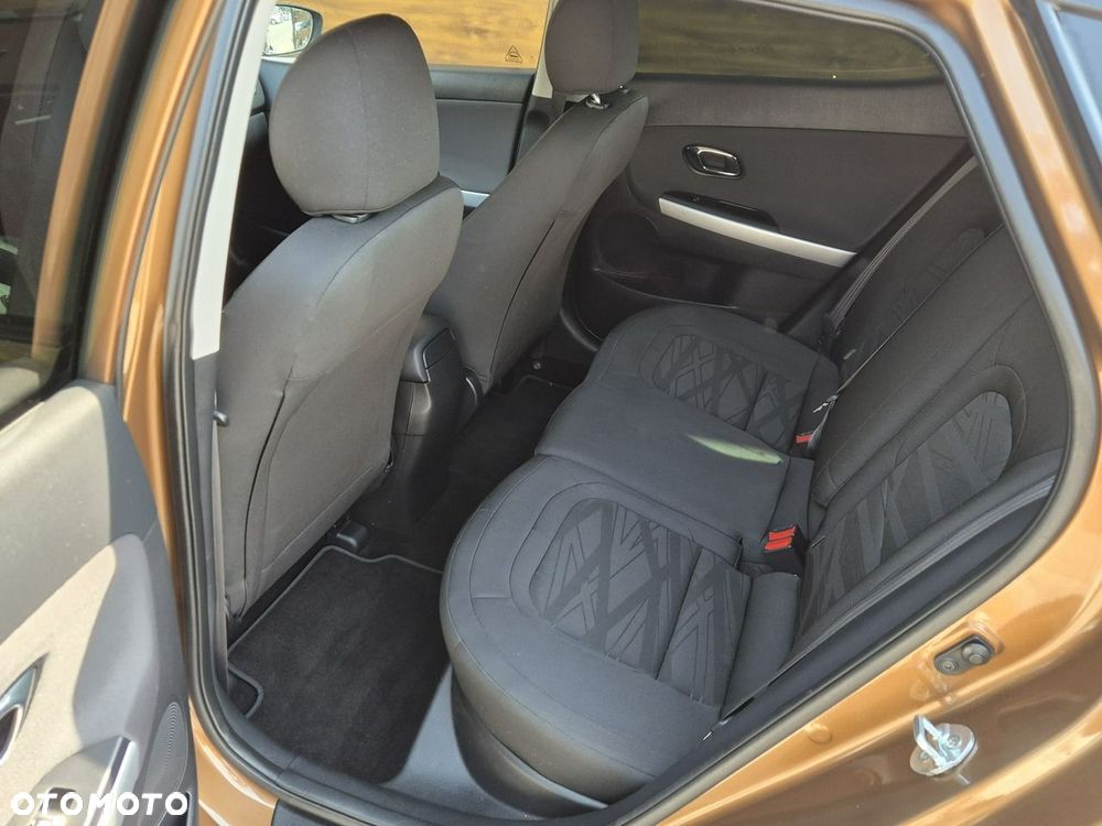 Kia Ceed - 14