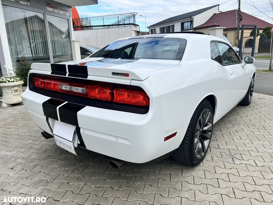 Dodge Challenger - 5