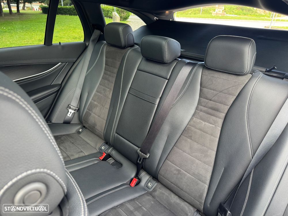 Mercedes-Benz E 300 de AMG Line - 34