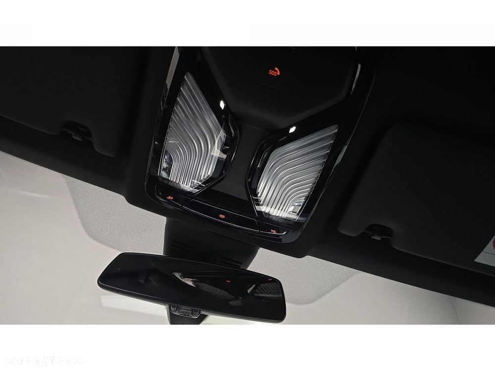 BMW Seria 3 320d xDrive mHEV M Sport - 32