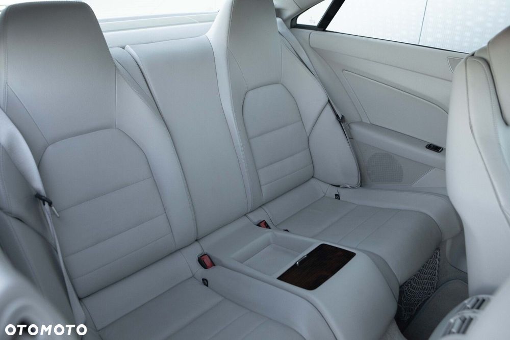 Mercedes-Benz Klasa E 350 CGI BlueEff - 29