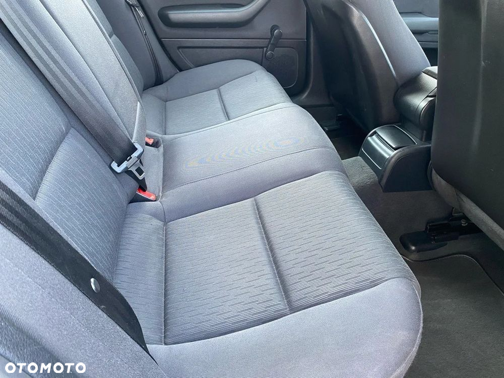 Audi A4 Avant 2.0 TDI - 8