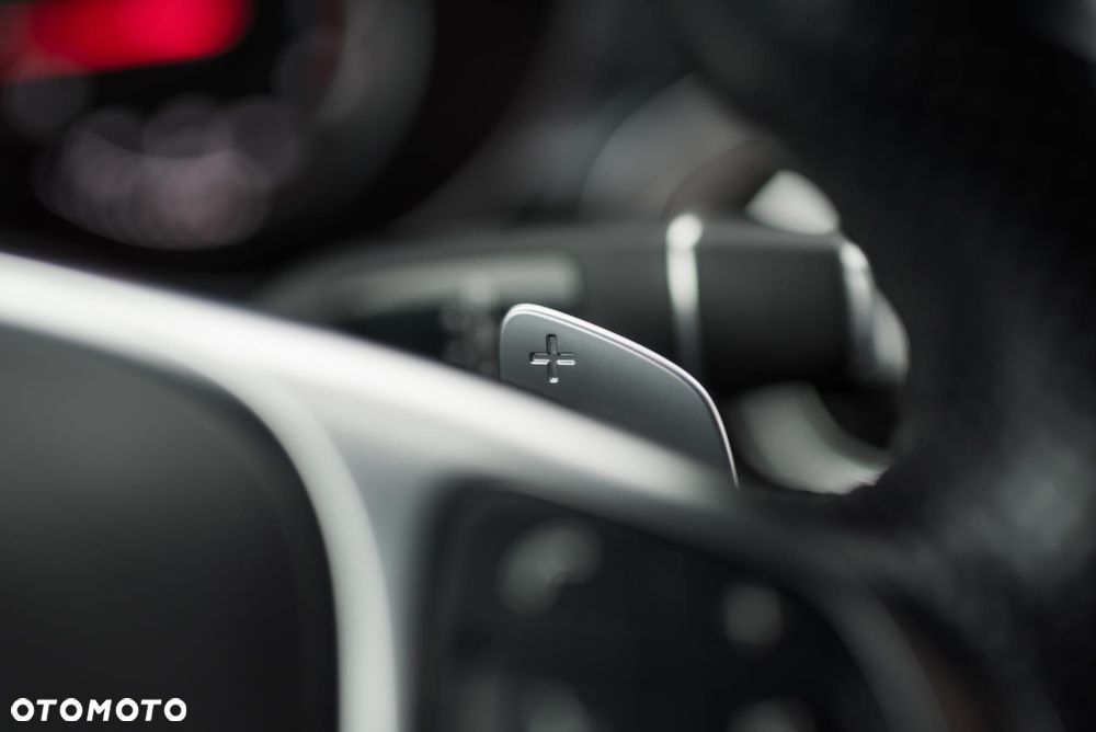 Mercedes-Benz GLC - 24