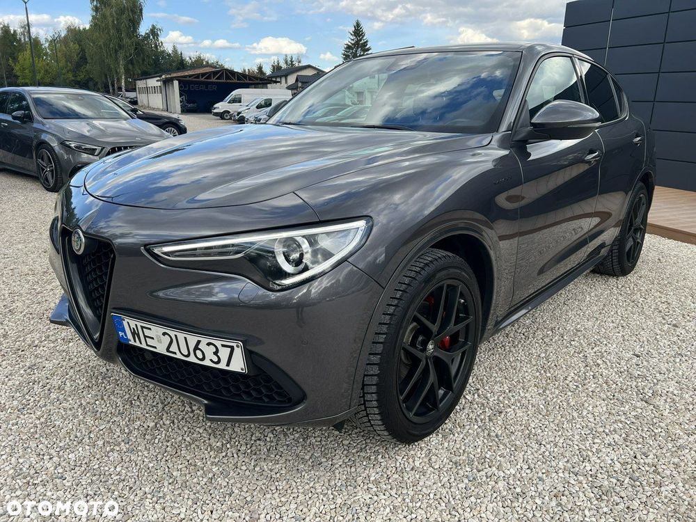 Alfa Romeo Stelvio - 11
