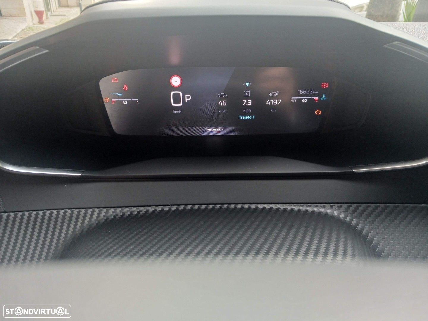 Peugeot 2008 1.2 PureTech Allure EAT8 - 13
