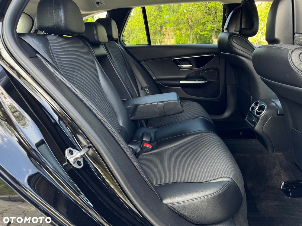 Mercedes-Benz Klasa C 220 d 9G-TRONIC AMG Line - 13