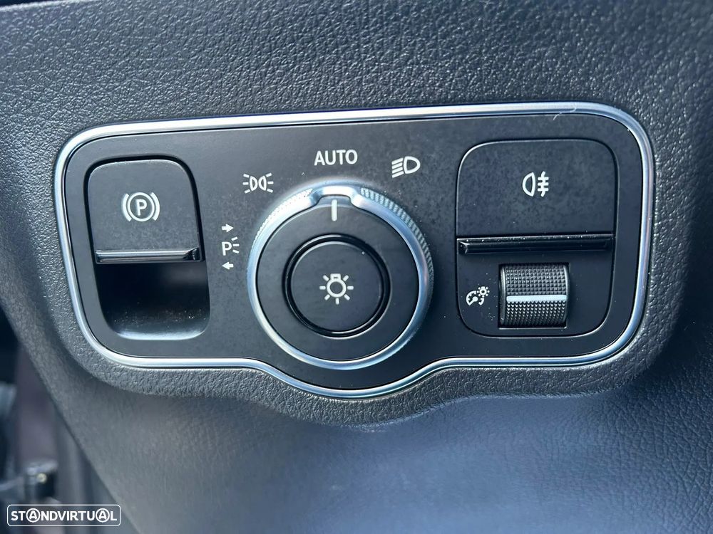 Mercedes-Benz B 180 d 7G-DCT Progressive - 28